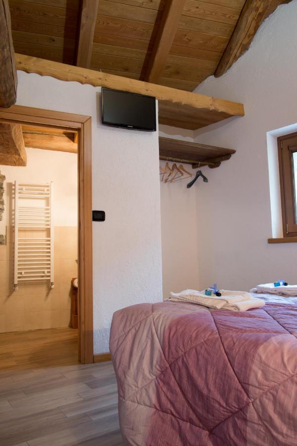 B&B Lo Van - Camere Al Verde Villaggio Di Rumiod Сен-Пьер Экстерьер фото